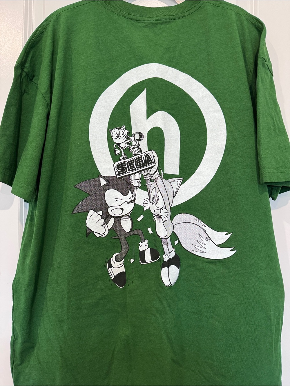 Sonic x Hidden Green Graphic Tee - Picture 2 of 4